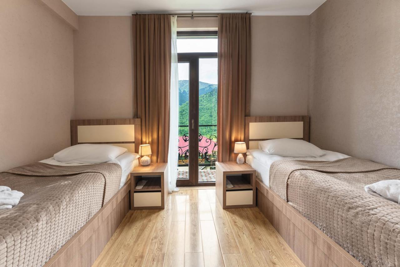 Panorama Ushba Hotel Mestia Buitenkant foto