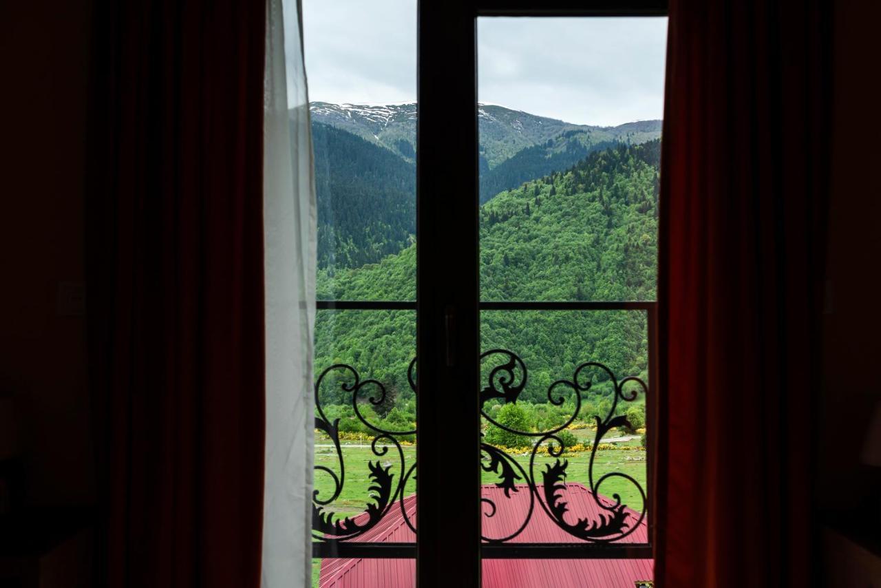 Panorama Ushba Hotel Mestia Buitenkant foto